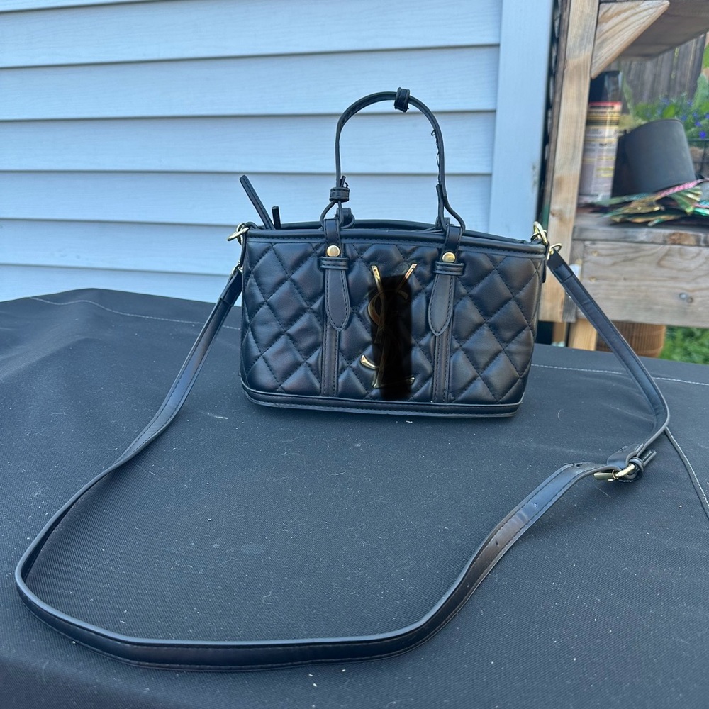 Elegant Black Quilted Handbag